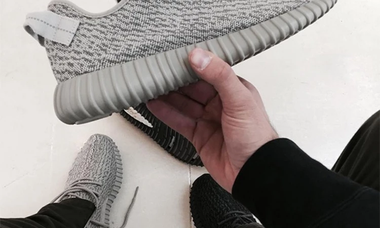 adidas Yeezy 350 Boost Moonrock Dead Stock