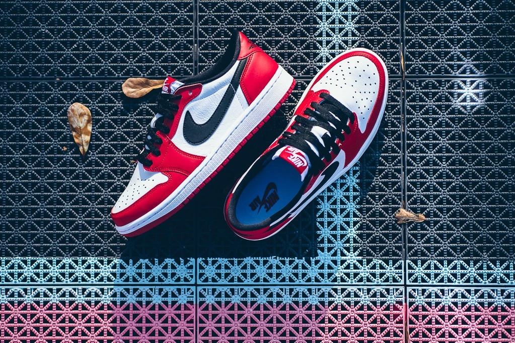 air jordan1 シカゴ Nike Air Jordan 1 Chicago Low | Dead Stock