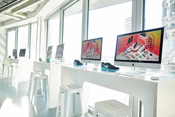 NIke – HTM - Air Max - Whiteroom