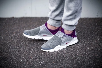21nikelab-sock-dart-air-moc