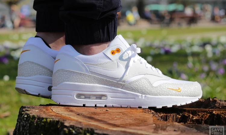 nike_air_max_1_kumquat_miniswoosh_7