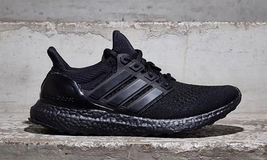 adidas Ultra Boost All Black