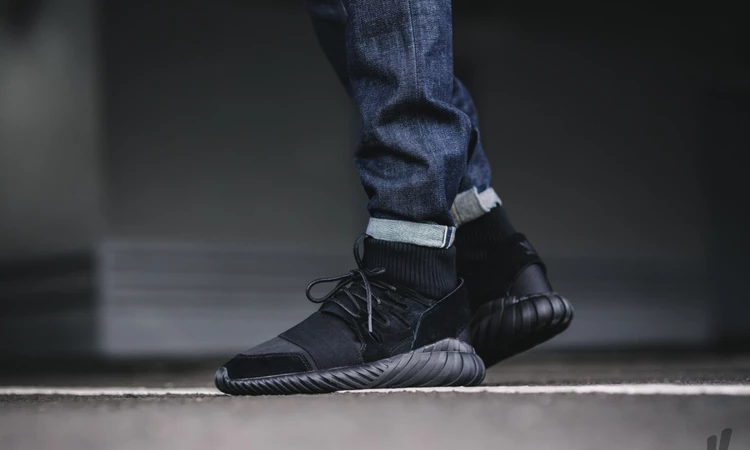 adidas Tubular Doom All Black Dead Stock