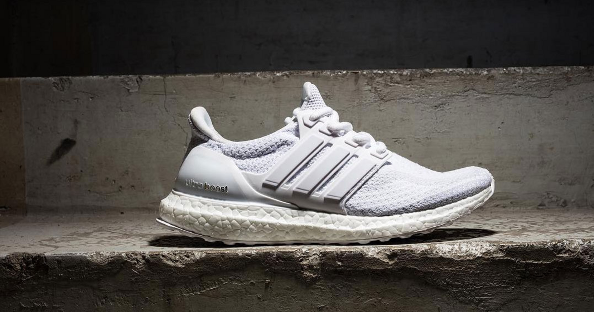 adidas gazelle silver green womens adidas ULTRABOOST 22 Running Shoes | Triple White main image 0