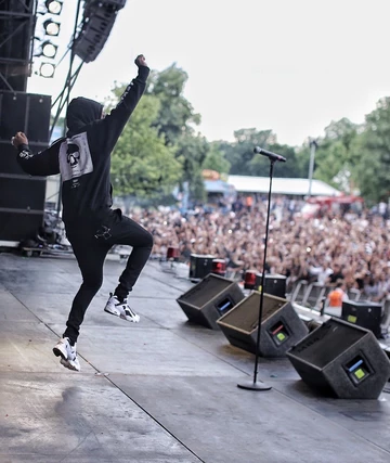 Reebok Classic x FUTURE (3)