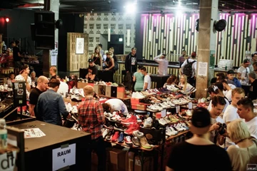 Alte Schule x Kicks In The Hall x Dead Stock Sneakerblog Raffle