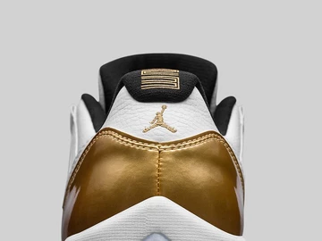 AIR-JORDAN-11-RETRO-LOW-WHITE-METALLIC-GOLD-DETAIL-2