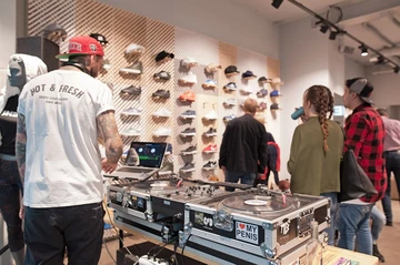 37sneaker-store-krefeld-sneakrs