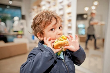 16sneaker-store-krefeld-sneakrs