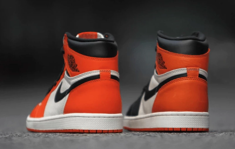 Air jordan 1 shattered backboard reverse swoosh deals