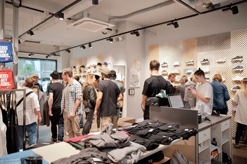 26sneaker-store-krefeld-sneakrs