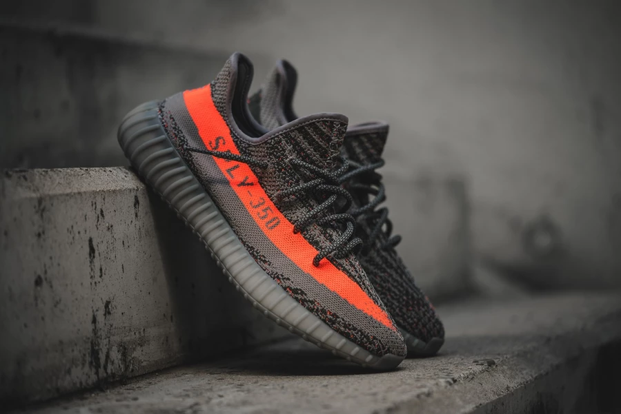 adidas Yeezy Boost 350 V2 ブラック/オレンジ Amazon.co.jp: adidas Yeezy Boost 350 V2 「ブラック反射