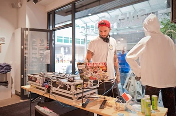 36sneaker-store-krefeld-sneakrs