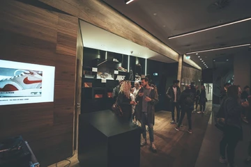 12nike-air-max-exhibition