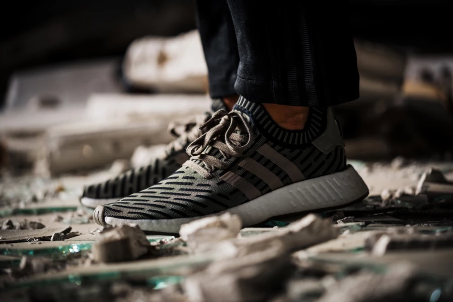 Adidas Originals NMD R2 Primeknit Olive/Black