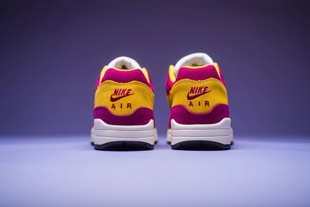 Nike Air Max 1 Dynamic Berry Dead Stock