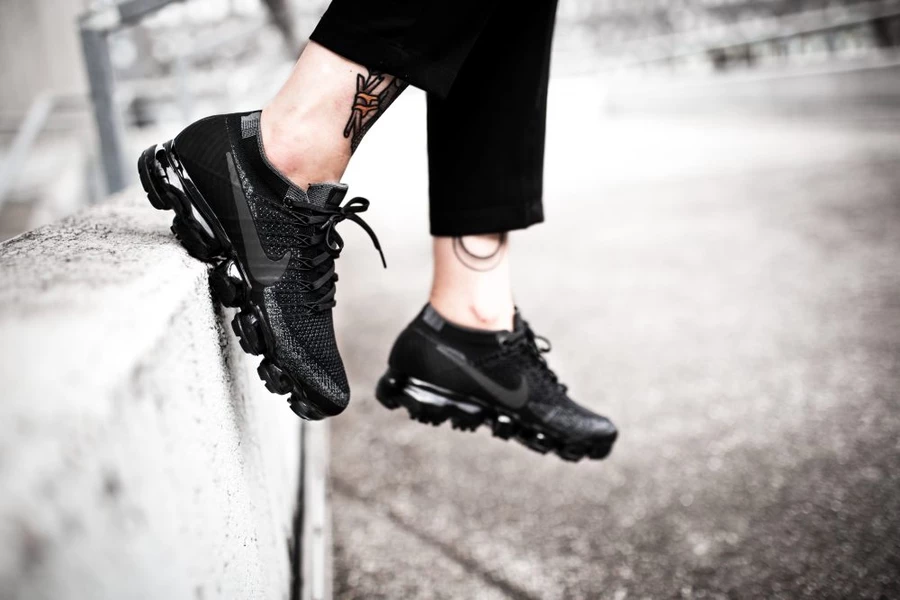 Nikelab vapormax hotsell triple black