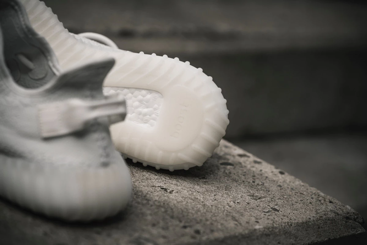 adidas Yeezy 350 Boost V2 All White - detailed look | Dead Stock