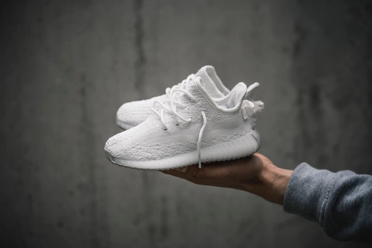 adidas Yeezy 350 Boost V2 All White detailed look Dead Stock