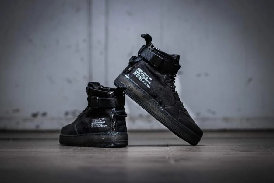 Nike SF Air Force 1 Mid QS Black Camo Dead Stock