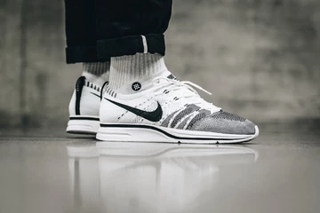 Nike Flyknit Trainer White