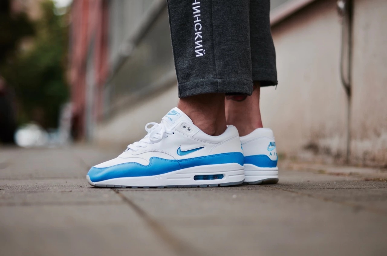 Nike Air Max 1 Jewel University Blue Dead Stock