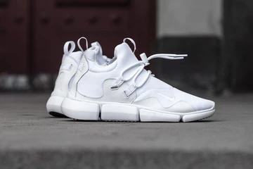 Nike Pocket Knife DM All White - Closer Look und Releaseinfos