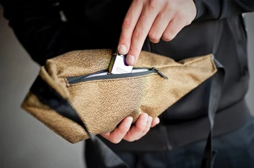 pinqponq Blok Large Vivid Gold Bold - latest pickup