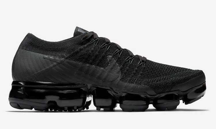 Nike Air VaporMax Flyknit Triple Black Dead Stock