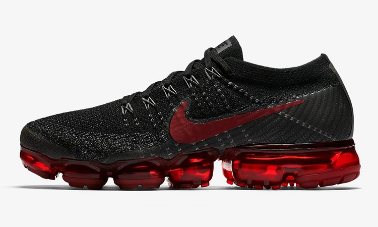 Nike flyknit black vapormax hotsell