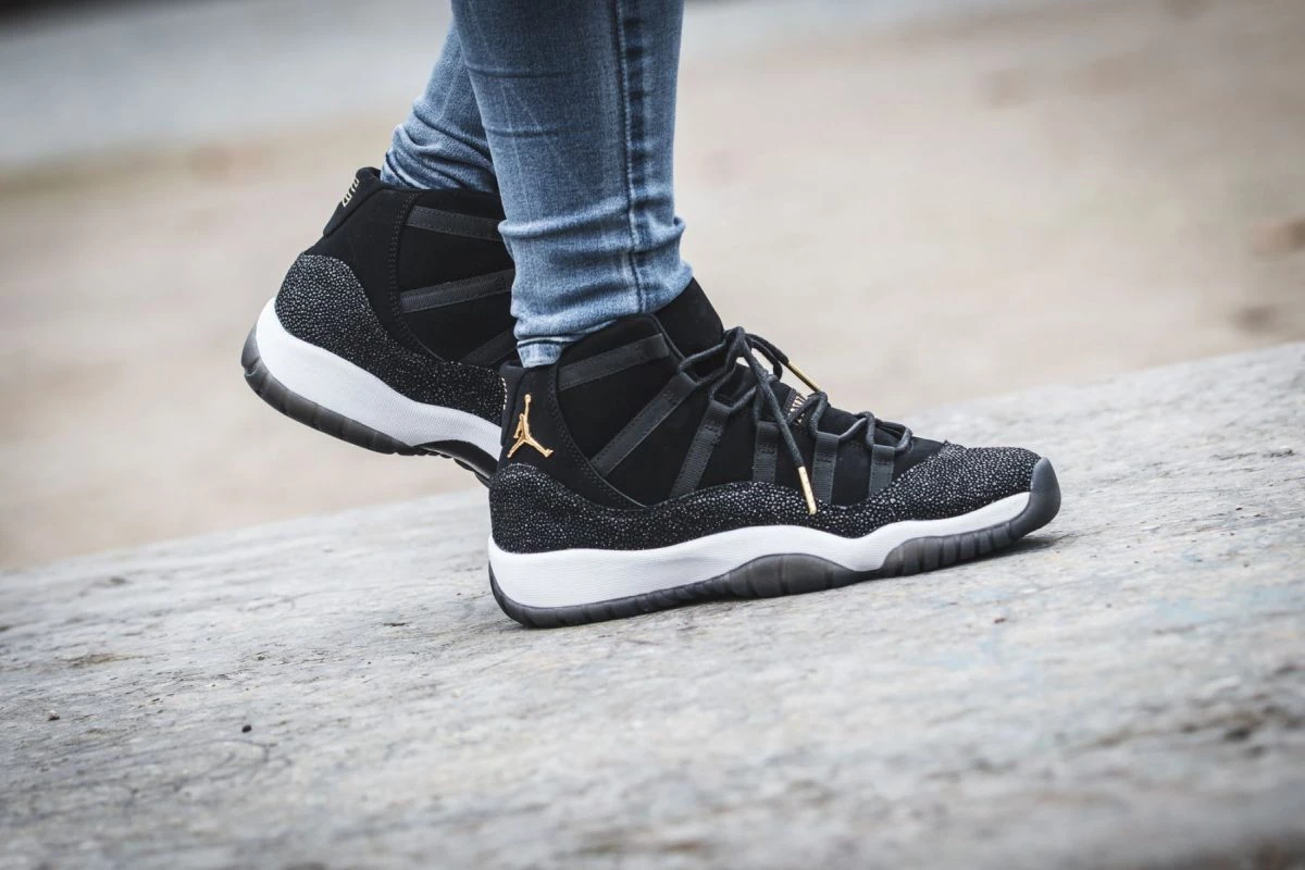 Jordan 11 premium hc top