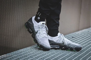 Nike Air VaporMax Flyknit Heritage Pack Neon