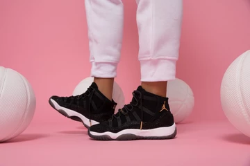 Onygo: NIKE Air Jordan 11 Heiress