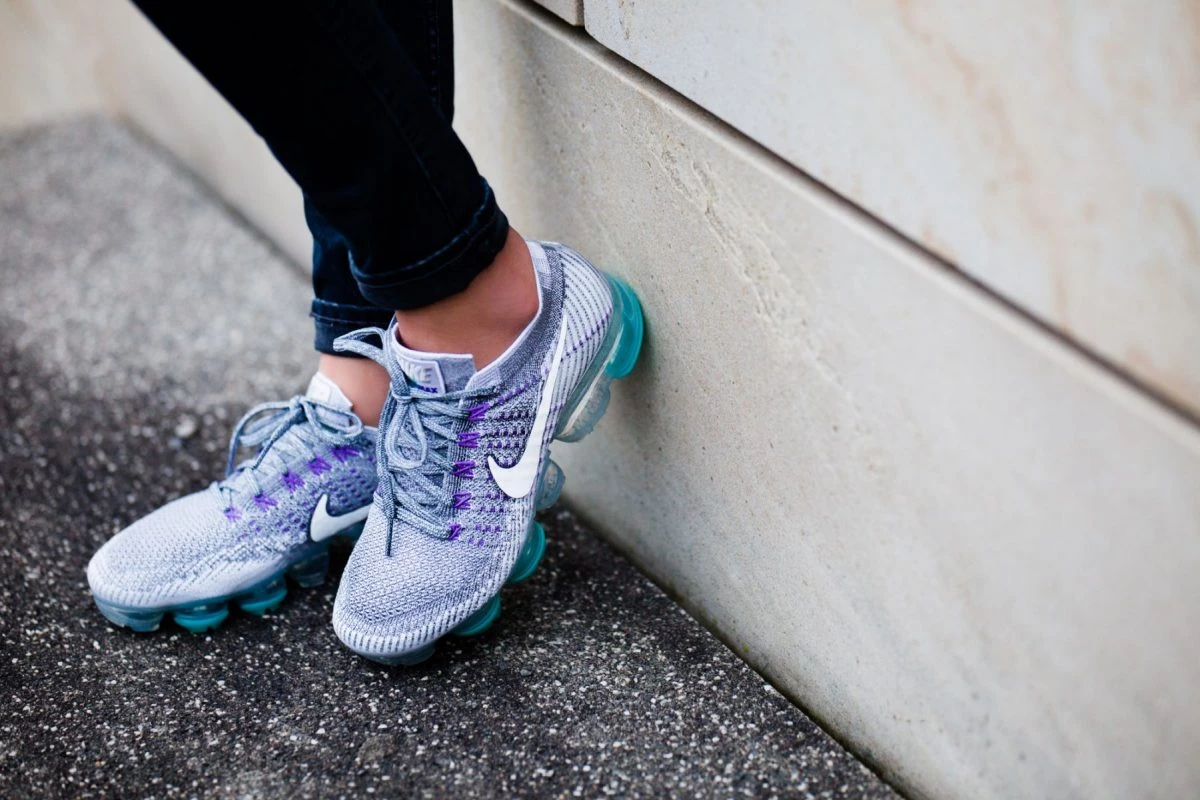 Nike Air VaporMax Flyknit Heritage Pack Grape Dead Stock