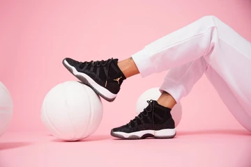 Onygo: NIKE Air Jordan 11 Heiress