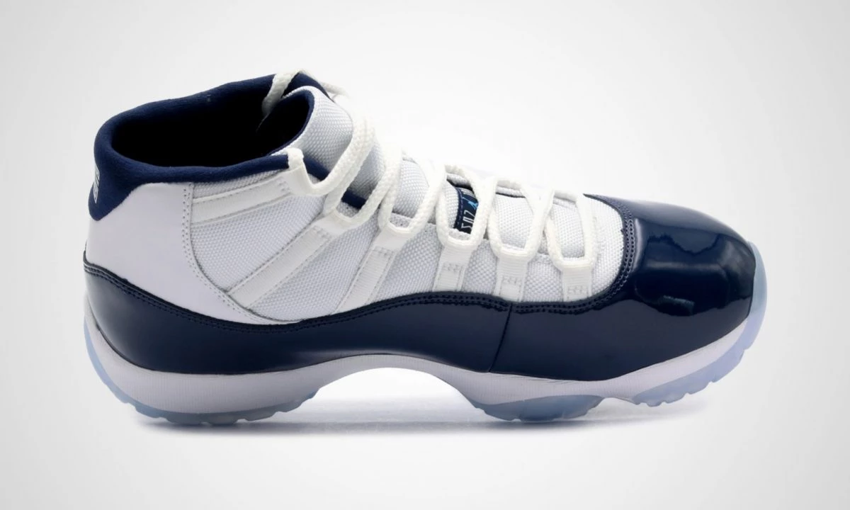 Nike Air Jordan 11 Midnight Navy Dead Stock