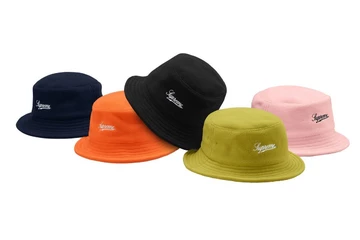 Supreme Fall/Winter 2017 - Week 16