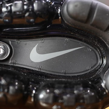 Nike Vapormax Plus Triple Black - first look