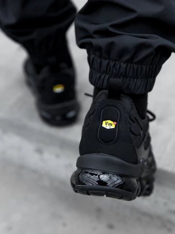 Nike Air VaporMax Plus Triple Black
