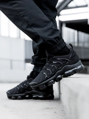 Nike Air VaporMax Plus Triple Black
