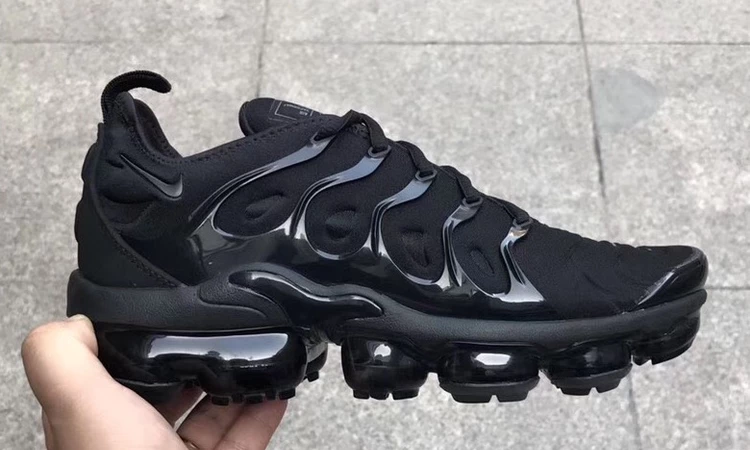 Air vapormax leather triple black on sale