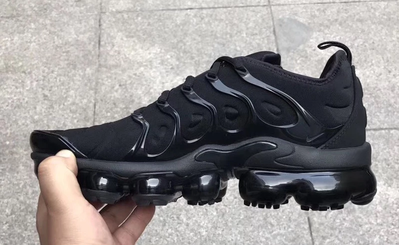 Nike Air VaporMax Plus Triple Black 924453-004 Dead Stock