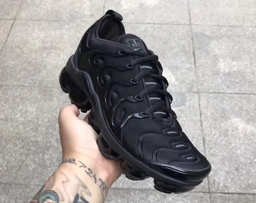 Nike Air VaporMax Plus Triple Black