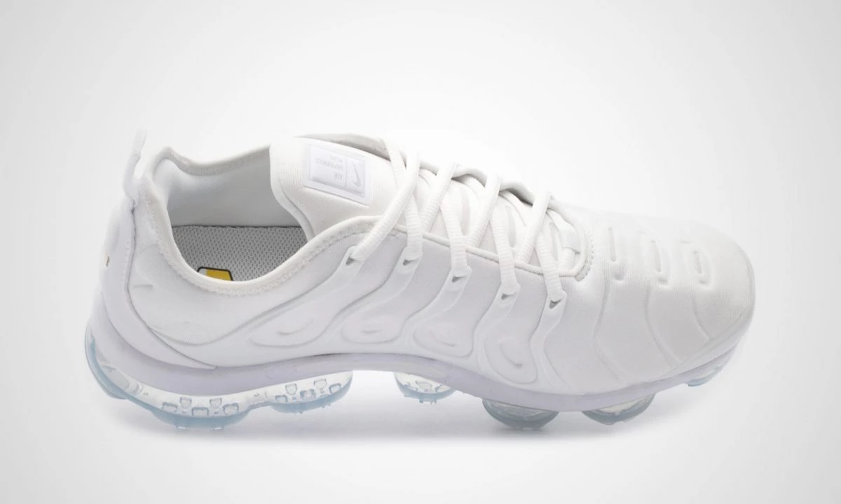 Nike Vapormax Plus Triple White Dead Stock