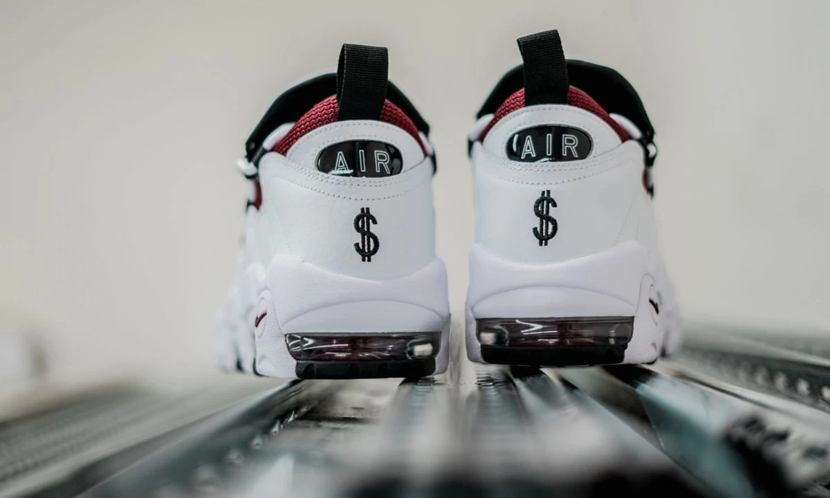 Air money white red online