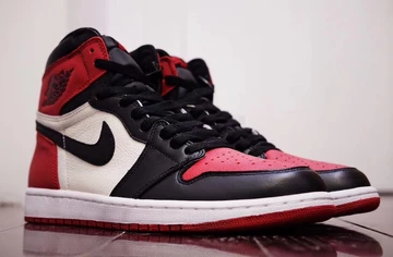 Nike Air Jordan 1 Bred Toe