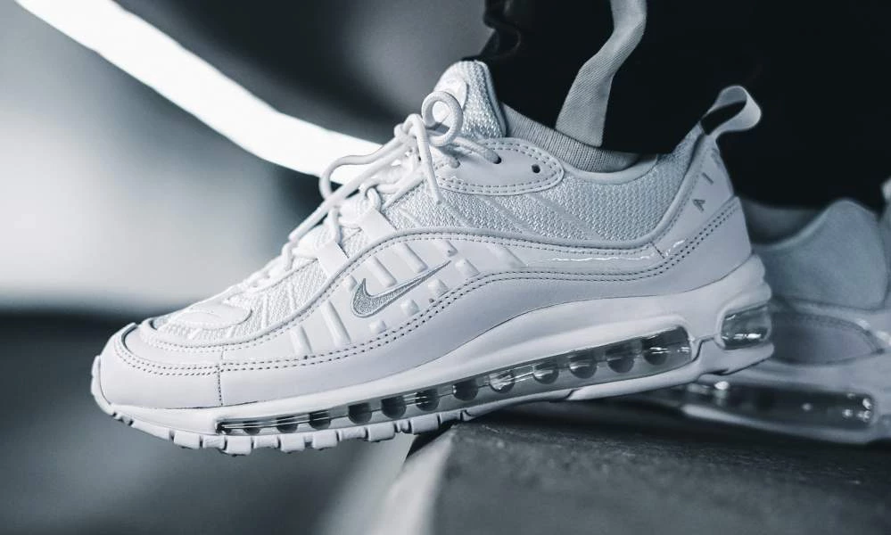 Nike Air Max 98 Triple White Dead Stock