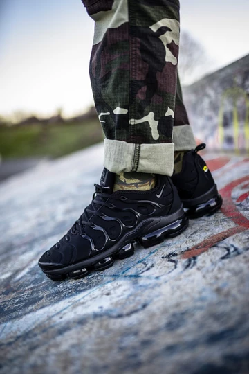 Nike Air VaporMax Plus Triple Black - on feet