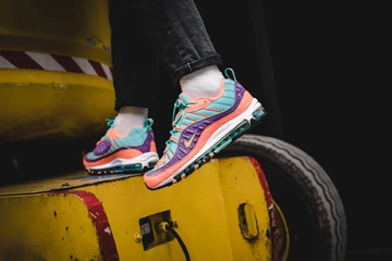 Die besten on-feet Bilder des Air Max 98 Miami