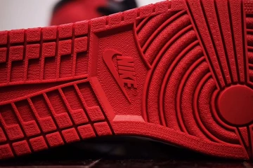 Nike Air Jordan 1 Bred Toe